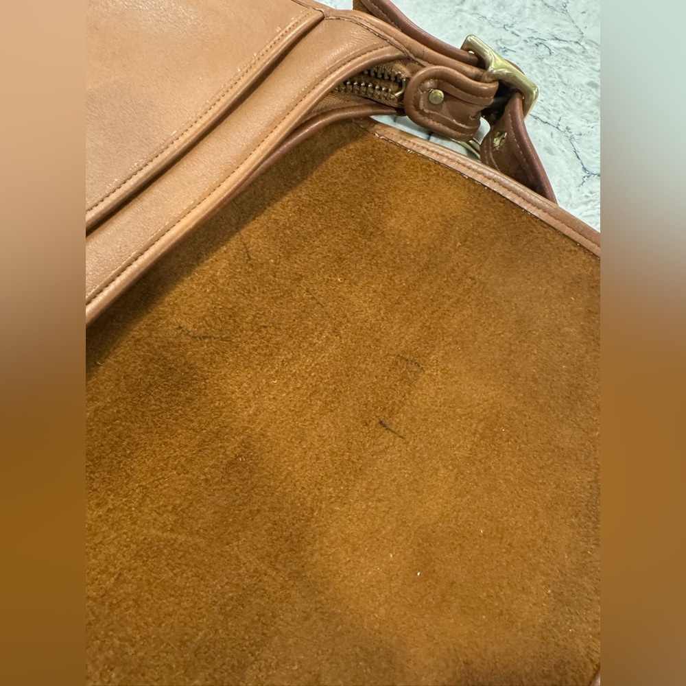 Vintage Coach 9951 Patricia Legacy British Tan Leather Messenger Shoulder Bag - Picture 10 of 15